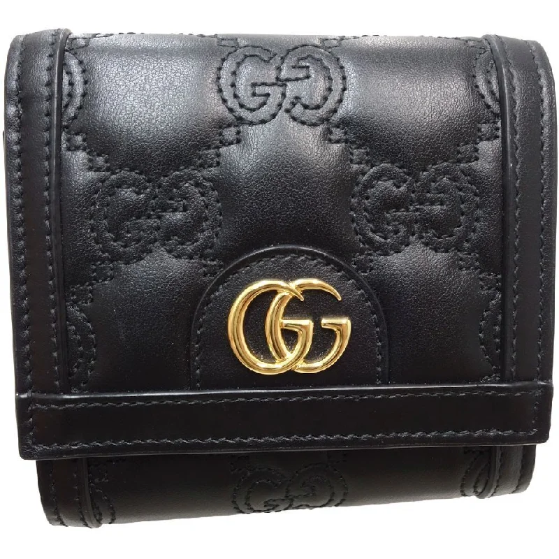 Women Gucci Sylvie bags with a leather - wrapped handleGucci Bifold Wallet Business Card Holder