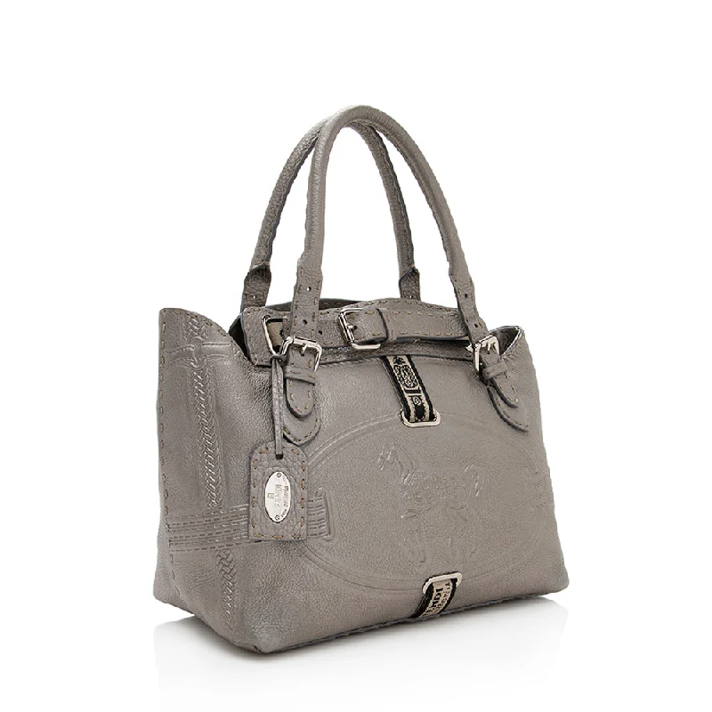 Fendi tote bags with a self - cleaning interior lining for easy maintenanceFendi Leather Villa Selleria Borghese Tote (SHF-18630)