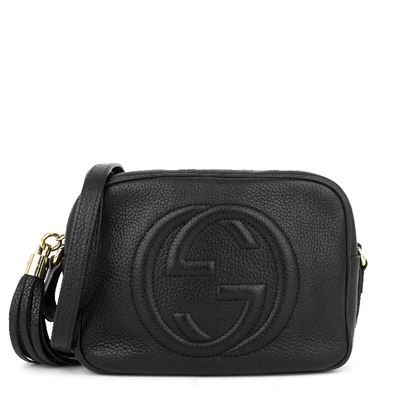 Women Gucci bags with a chain - link trim and a leather bodySoho Disco Pebbled Leather Crossbody Bag