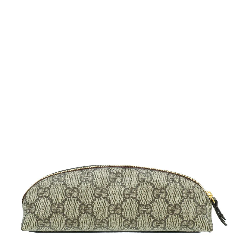 Women Gucci bags with interlocking G hardware for a classic lookGucci Bicolor GG Supreme Pencil Case