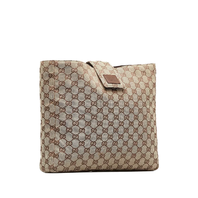 Women Gucci bags with interlocking G hardware for a classic lookGucci Clutch Brown GG Canvas