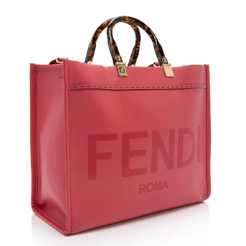 Fendi bags with a detachable camera holder for photography enthusiastsFendi Leather Sunshine Medium Shopper Tote (SHF-YOn37K)