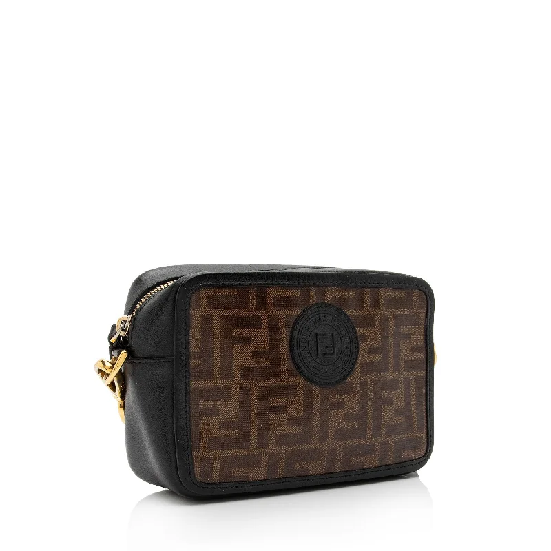 Fendi bags with a detachable makeup pouch inside for beauty - conscious usersFendi FF Spalmati Mini Camera Bag (SHF-ug7pdU)