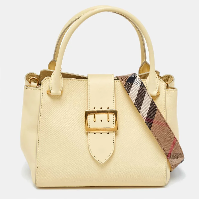 Two - Tone Burberry Bags for a Modern AestheticYellow Leather Medium Buckle Tote