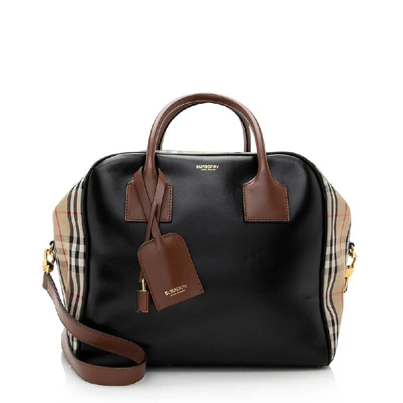 Sustainable and Ethical Burberry Bags for Conscious ConsumersBurberry Calfskin Nova Check Small Cube Bowling Bag (SHF-21401)