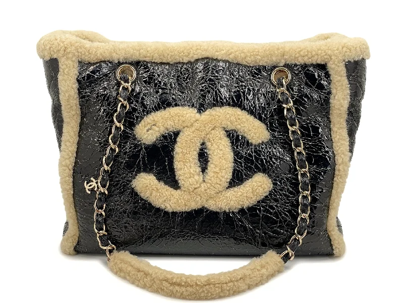 Chanel bags as wedding day accessoriesChanel 2019 Black Shearling Shopper Tote Bag Distressed 2QI