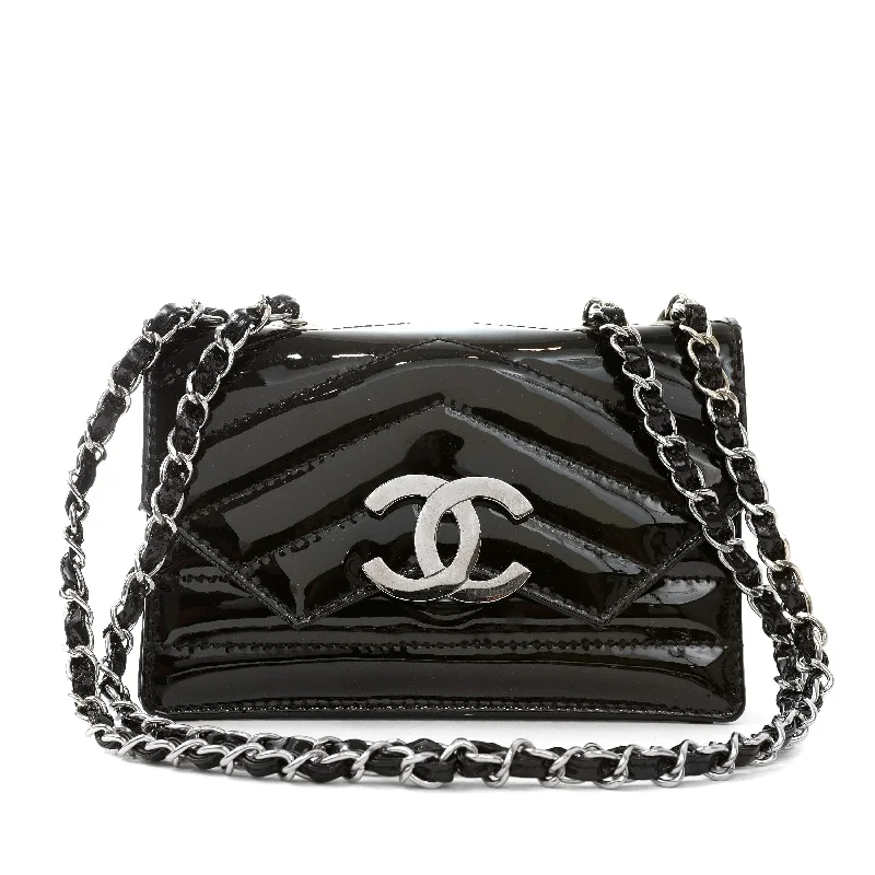 Chanel Luxury Handbag for High - End EventsChanel Black Patent Chevron Mini CC Crossbody w/ Silver Hardware