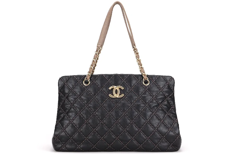 Chanel bags for the minimalist fashionCHANEL BLACK QUILTED CALFSKIN SHOPPING TOTE (1974xxxx), WITH DUST COVER, NO CARD