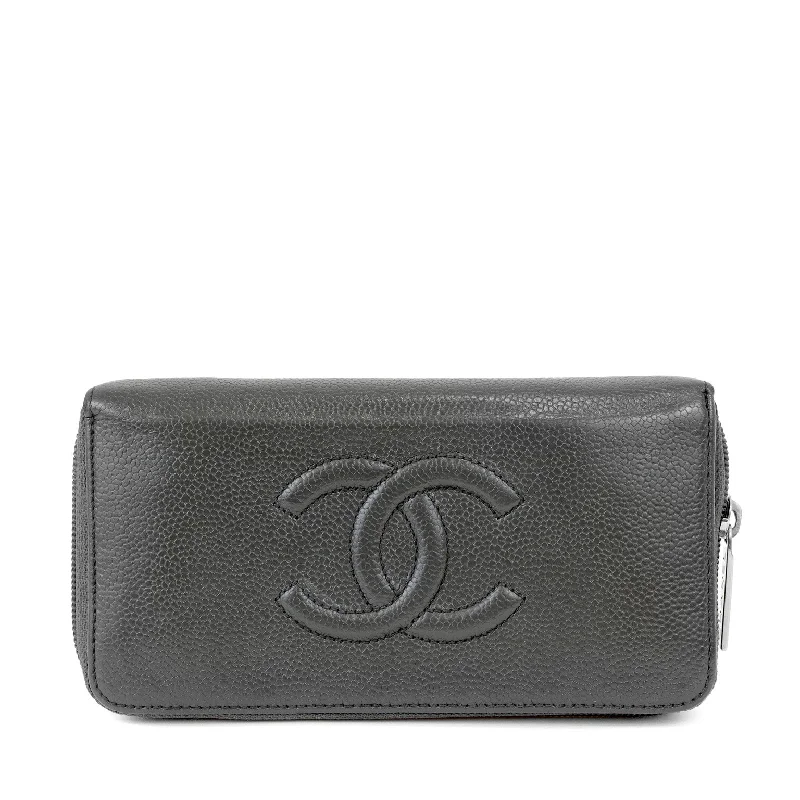 Chanel bags for women with a taste for high fashionChanel Gray Caviar wallet w/ CC