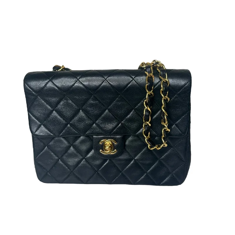 Chanel bags for women who appreciate fine craftsmanshipCHANEL Handbag