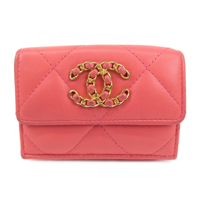 Chanel bags for a polished and professional appearanceCHANEL Matelasse Lamb Skin Small Tri-fold Wallet Pink AP1789