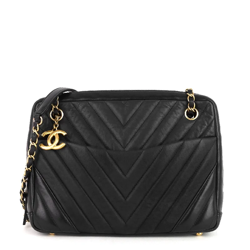 Chanel Designer Handbag with Unique DesignChevron Quilted Lambskin Camera Bag