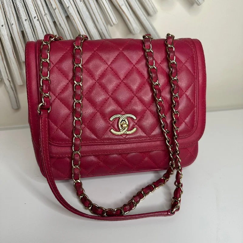 Chanel bags for the minimalist fashionCHANEL Pink Flap Bag