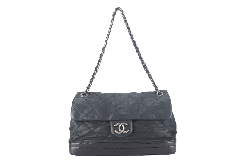 Chanel bags for women with minimalist styleCHANEL VIP FLAP BAG (1514xxxx) BLACK IRIDESCENT CALFSKIN RUTHENIUM HARDWARE WITH DUST COVER