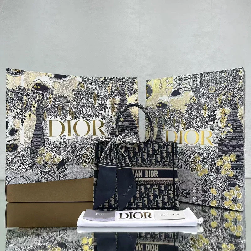 Luxury Christian Dior crossbody bags with a chain - link strapChristian Dior  Bags - 3026