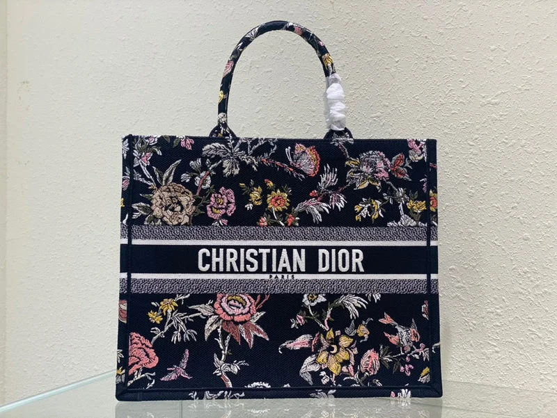 Christian Dior Saddle bags with a patent leather finish for a shiny lookChristian Dior  Bags - 3286