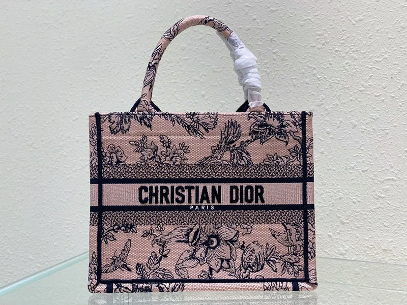 Trendsetting Christian Dior crossbody bags with a colorful strapChristian Dior  Bags - 3287