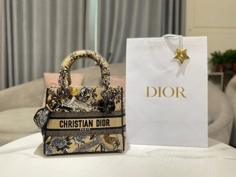 Trendsetting Christian Dior crossbody bags with a colorful strapChristian Dior  Bags - 3371