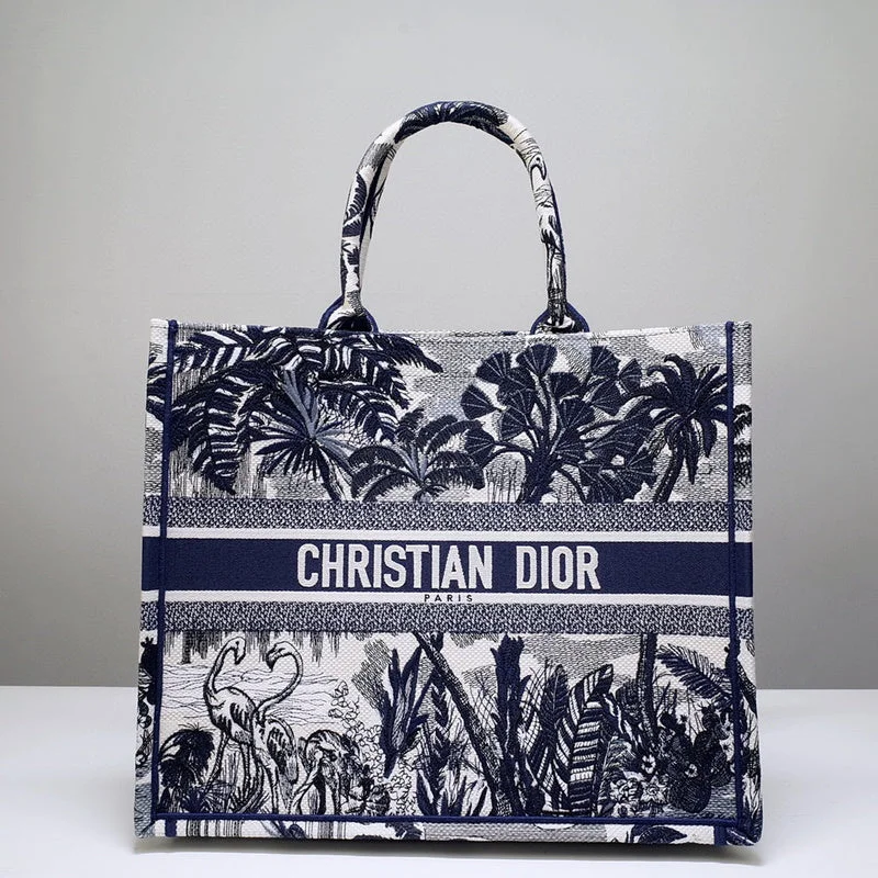 Christian Dior Saddle bags with a patent leather finish for a shiny lookChristian Dior  Bags - 3407