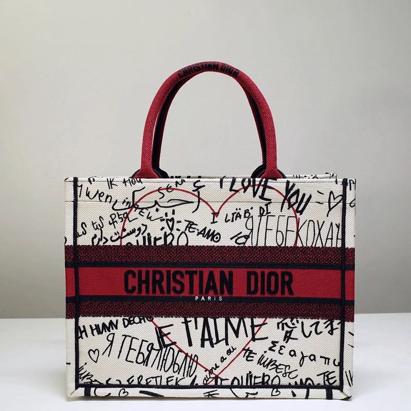 Trendsetting Christian Dior crossbody bags with a colorful strapChristian Dior  Bags - 3409