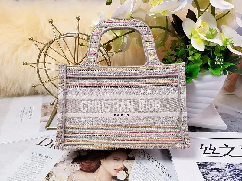 Trendsetting Christian Dior crossbody bags with a colorful strapChristian Dior  Bags - 3422