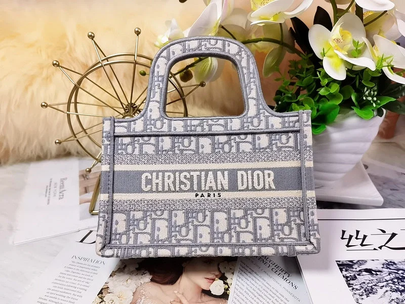 Christian Dior crossbody bags with a front - flap pocket for easy accessChristian Dior  Bags - 3427