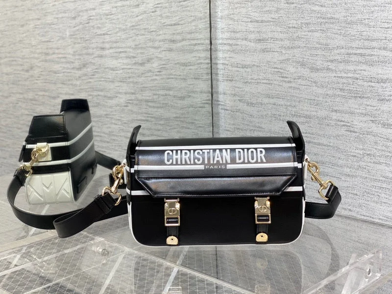 Fashion - forward Christian Dior tote bags for the modern womanChristian Dior  Bags - 3474