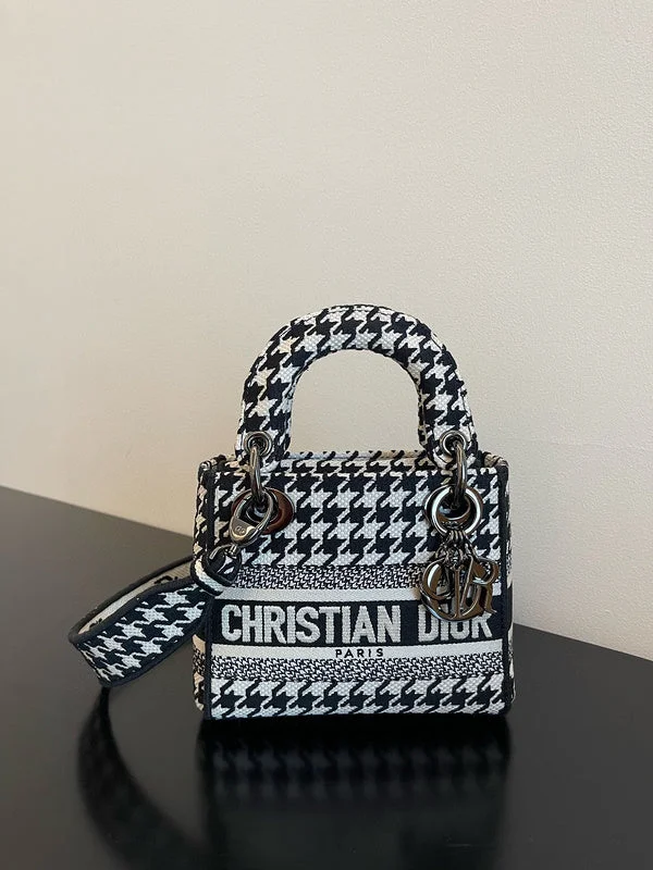 Luxury Christian Dior crossbody bags with a chain - link strapChristian Dior  Bags - 4317