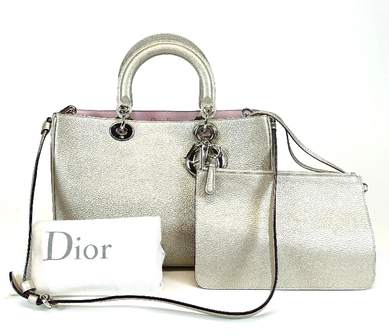 Luxury Christian Dior crossbody bags with a chain - link strapPebbled Leather Medium Bag with Zip Pouch