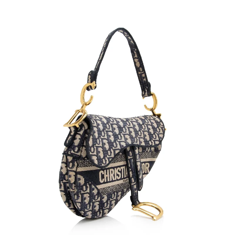 Fashion - forward Christian Dior tote bags for the modern womanDior Oblique Saddle Bag (SHF-23383)